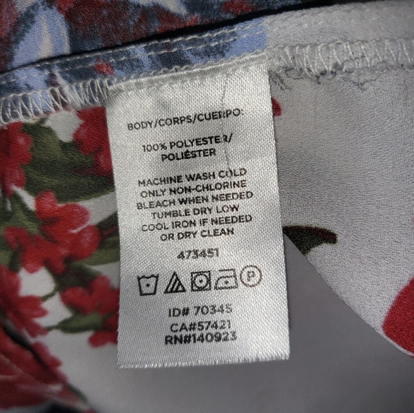 Loft Outlet,Women's Blouse white with flowers, Petite - Picture 2 of 6